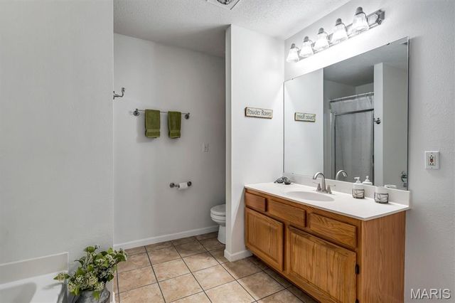908 Amesbury Court, Belleville, IL 62221