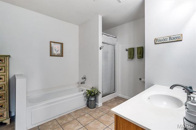 908 Amesbury Court, Belleville, IL 62221