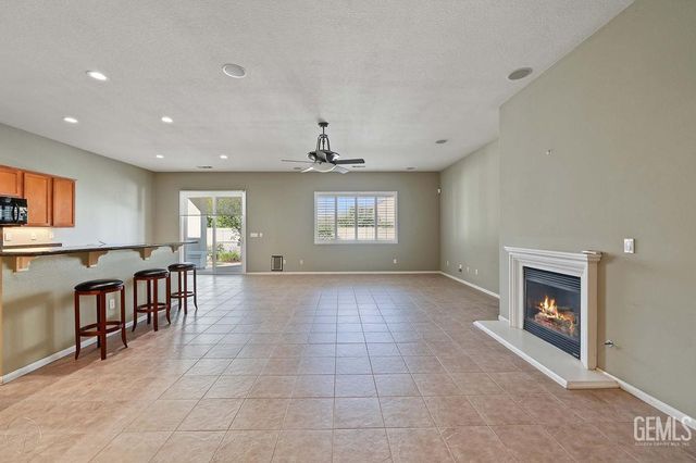 5704 Wisteria Valley Road, Bakersfield, CA 93306