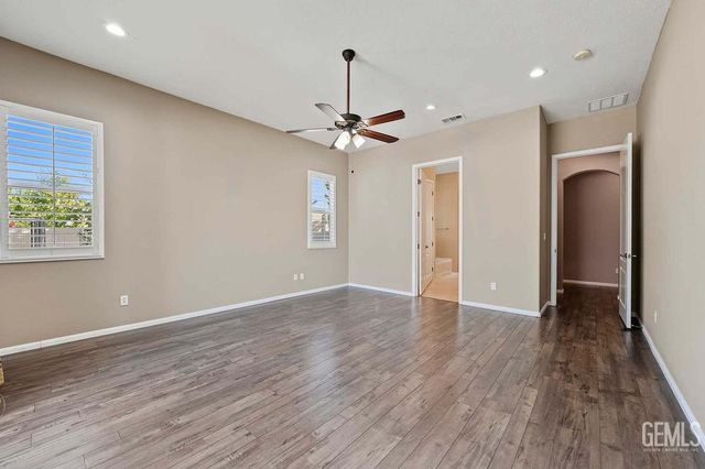 5704 Wisteria Valley Road, Bakersfield, CA 93306