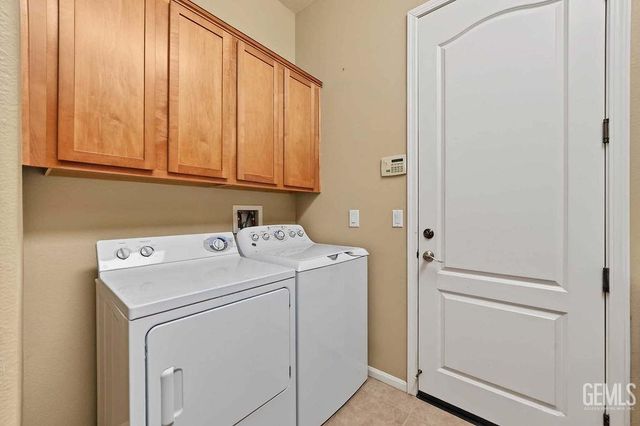 5704 Wisteria Valley Road, Bakersfield, CA 93306