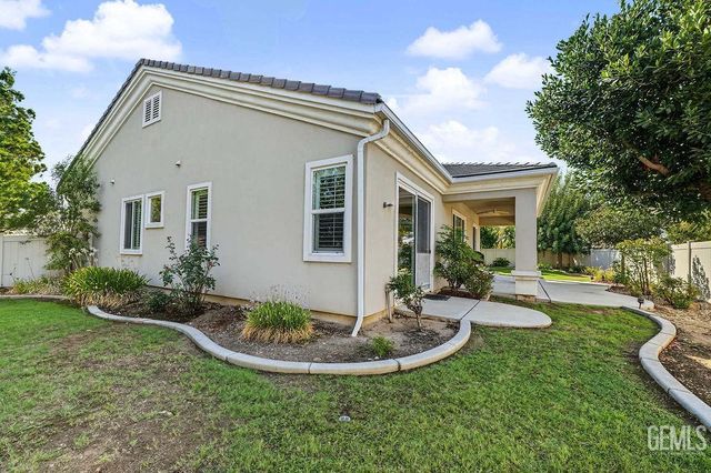 5704 Wisteria Valley Road, Bakersfield, CA 93306