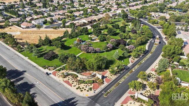 5704 Wisteria Valley Road, Bakersfield, CA 93306