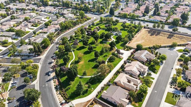 5704 Wisteria Valley Road, Bakersfield, CA 93306