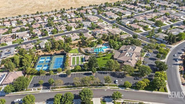 5704 Wisteria Valley Road, Bakersfield, CA 93306