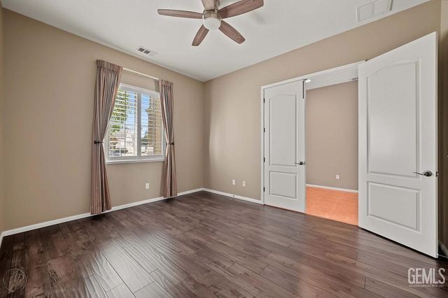 5704 Wisteria Valley Road, Bakersfield, CA 93306