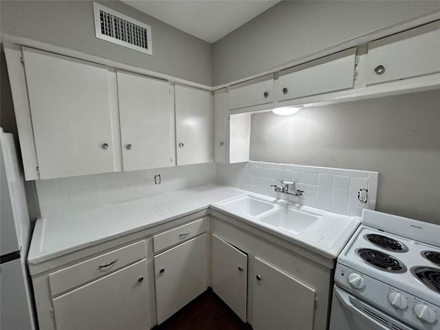 8723 Ilona 2, Houston, TX 77025