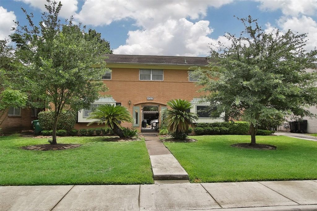 8723 Ilona 2, Houston, TX 77025