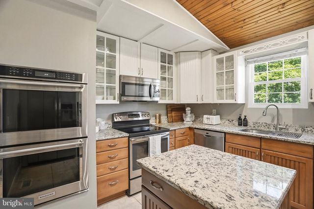 807 OAKWOOD RD, Glen Burnie, MD 21061