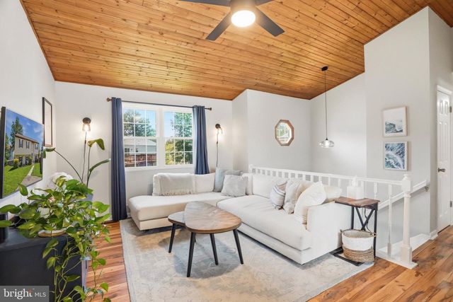 807 OAKWOOD RD, Glen Burnie, MD 21061