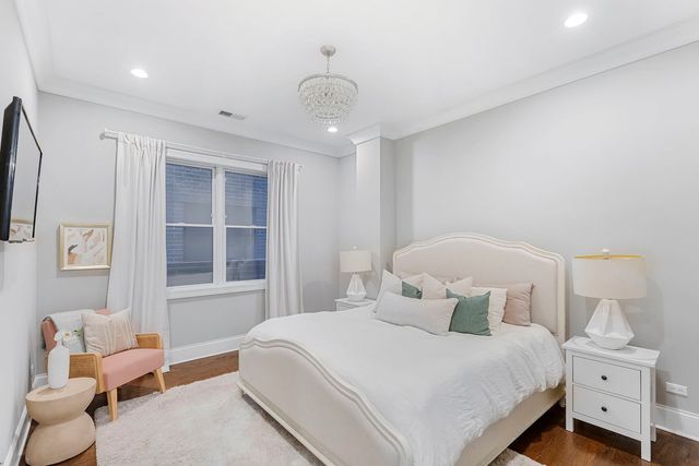4802 N Bell Avenue 201, Chicago, IL 60625