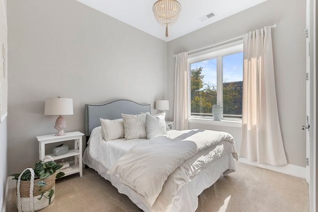 4802 N Bell Avenue 201, Chicago, IL 60625