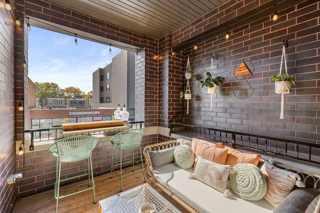 4802 N Bell Avenue 201, Chicago, IL 60625