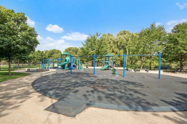 4802 N Bell Avenue 201, Chicago, IL 60625
