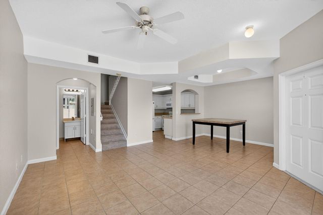 6549 Diamond Springs Terrace 2003, West Palm Beach, FL 33411