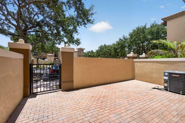 6549 Diamond Springs Terrace 2003, West Palm Beach, FL 33411