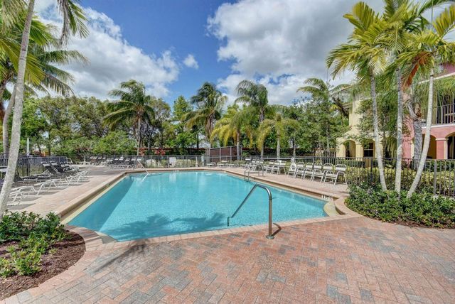 6549 Diamond Springs Terrace 2003, West Palm Beach, FL 33411