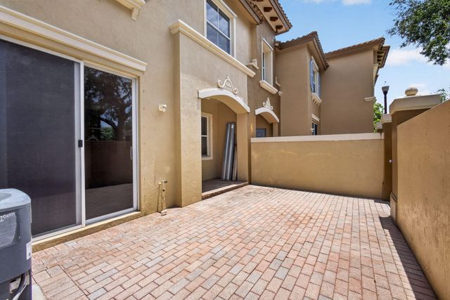 6549 Diamond Springs Terrace 2003, West Palm Beach, FL 33411