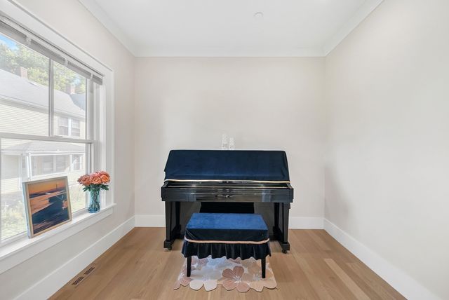 264 Pearl St. 2, Newton, MA 02458