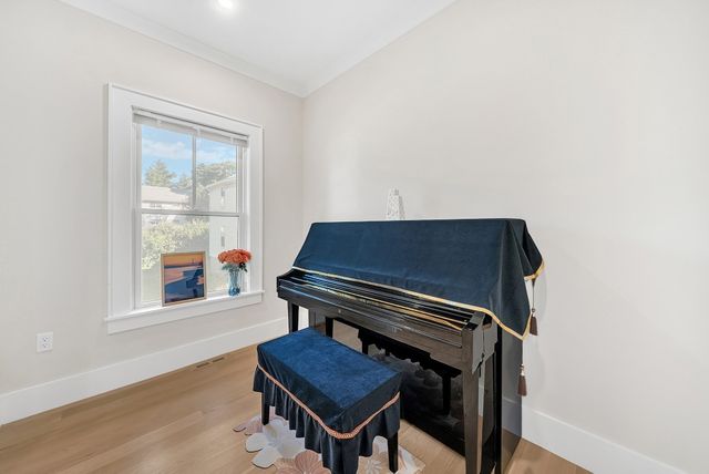 264 Pearl St. 2, Newton, MA 02458