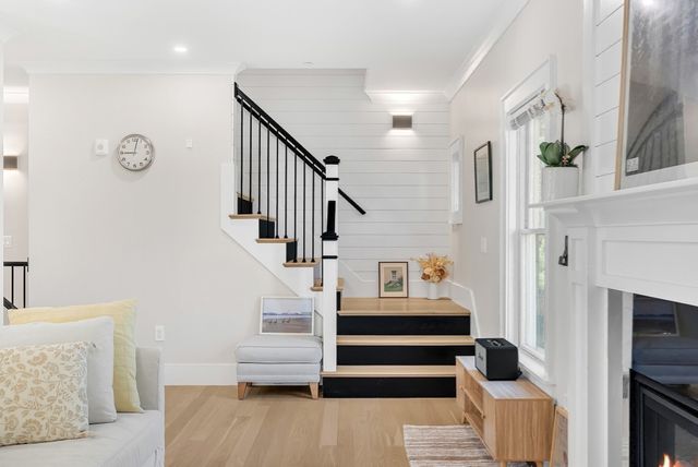 264 Pearl St. 2, Newton, MA 02458
