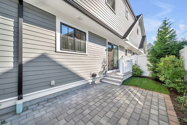 264 Pearl St. 2, Newton, MA 02458