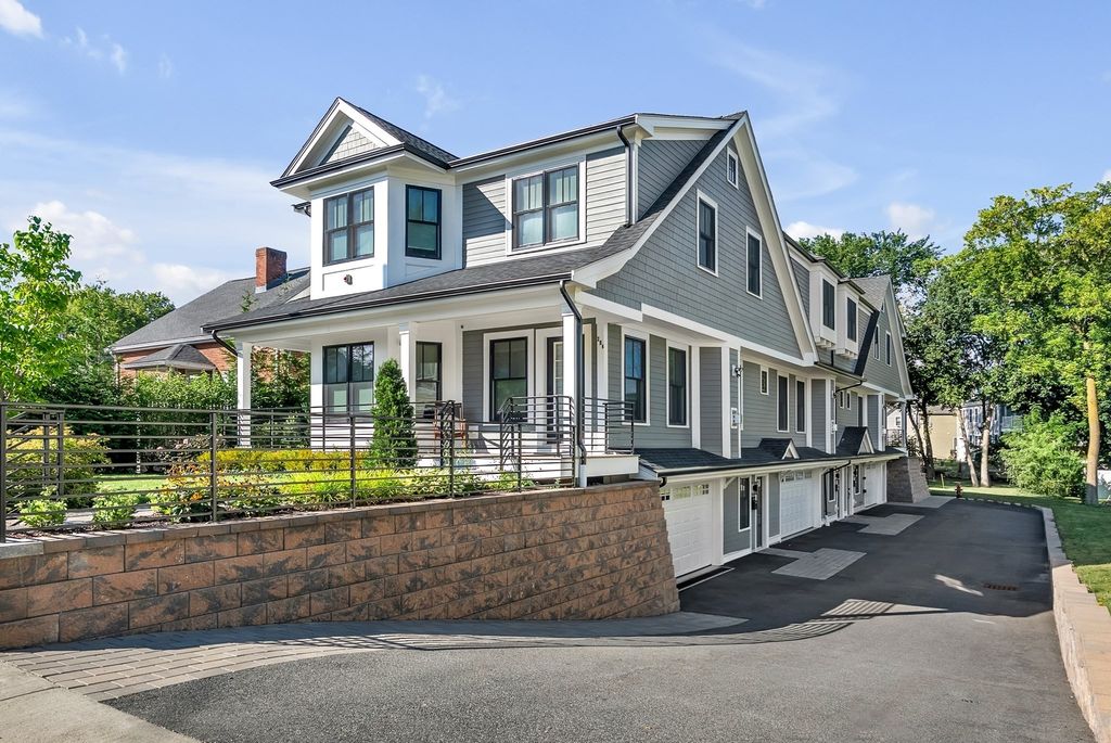 264 Pearl St. 2, Newton, MA 02458