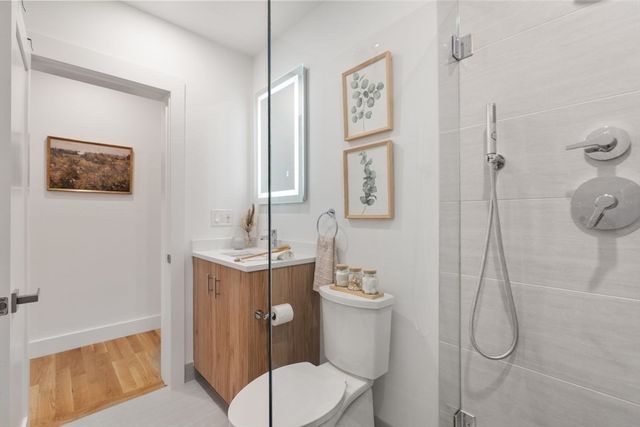 6 Gen Devine Wy 1, Boston, MA 02127