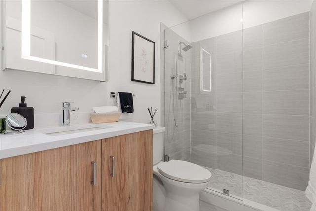 6 Gen Devine Wy 1, Boston, MA 02127