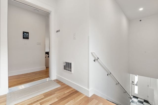 6 Gen Devine Wy 1, Boston, MA 02127