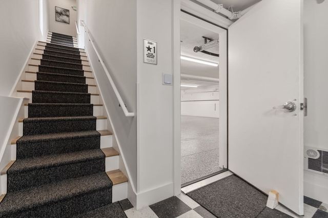 6 Gen Devine Wy 1, Boston, MA 02127