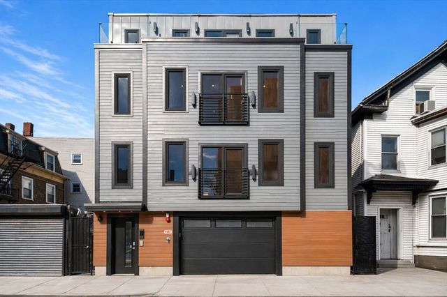 6 Gen Devine Wy 1, Boston, MA 02127