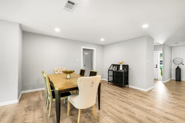 10726 Riverview Drive, Houston, TX 77042