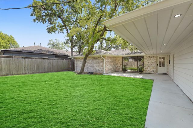 10726 Riverview Drive, Houston, TX 77042