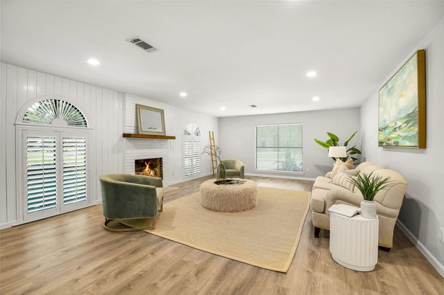 10726 Riverview Drive, Houston, TX 77042