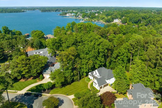16717 Yardarm Lane, Cornelius, NC 28031