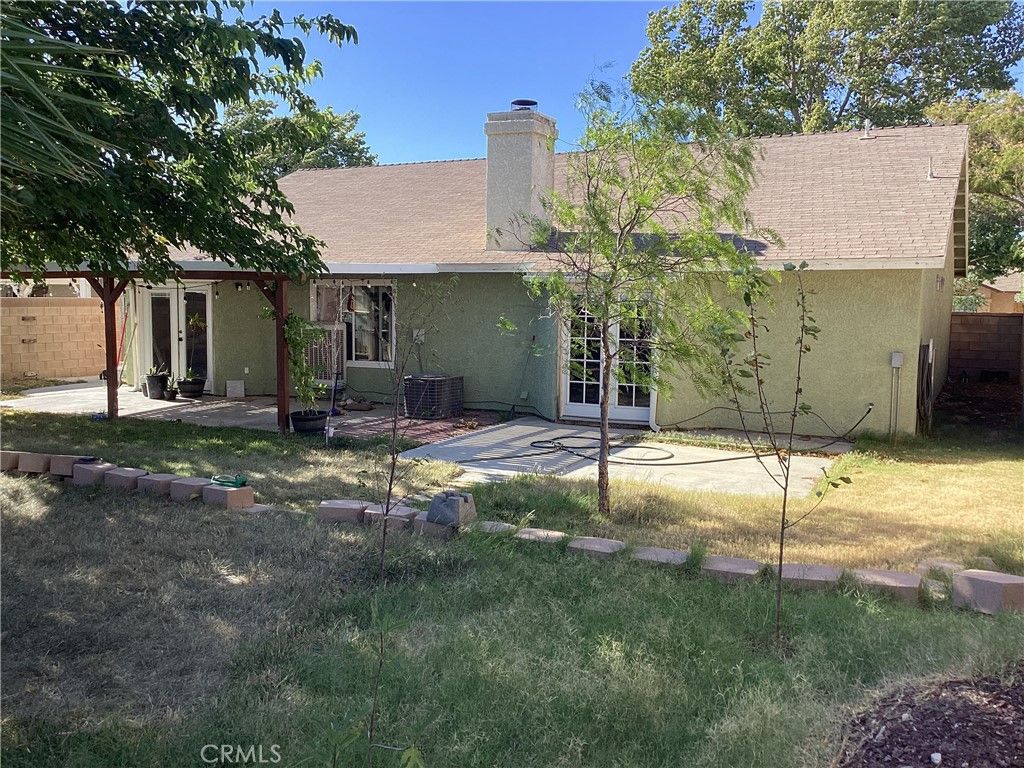 Image 19 of property listing at 2116 Phlox, Rosamond, CA 93560