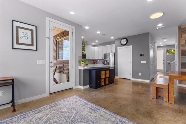 1011 Gallivant Lane, Dallas, TX 75218