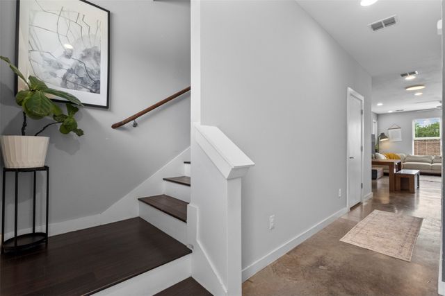 1011 Gallivant Lane, Dallas, TX 75218