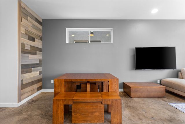 1011 Gallivant Lane, Dallas, TX 75218