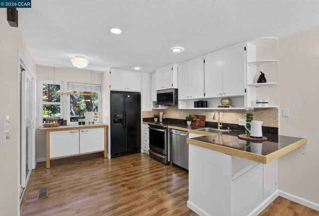 911 Dewing Ave, Lafayette, CA 94549
