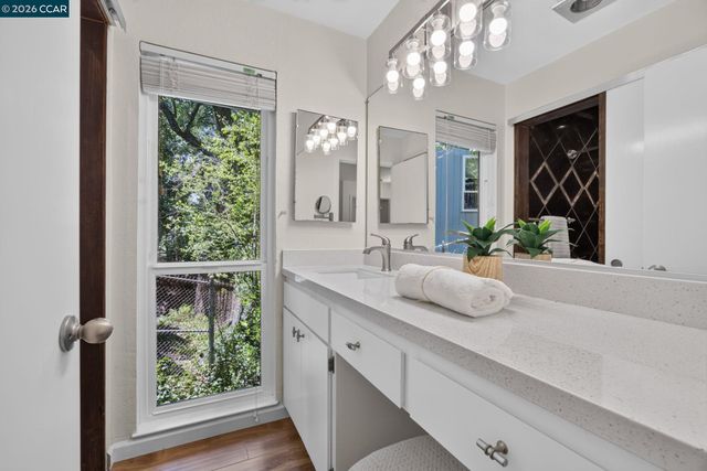 911 Dewing Ave, Lafayette, CA 94549