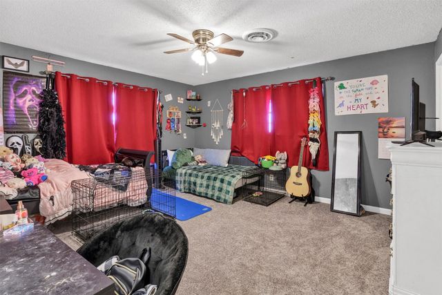 706 E Criner Street, Grandview, TX 76050