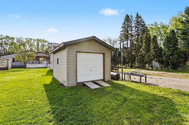 51837 Mayflower Road, South Bend, IN 46628