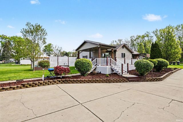 51837 Mayflower Road, South Bend, IN 46628
