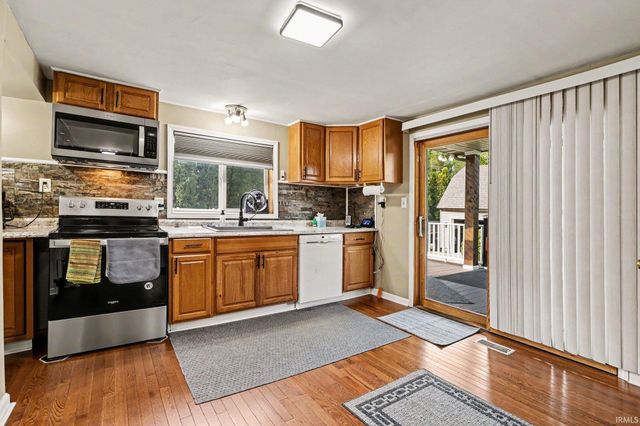51837 Mayflower Road, South Bend, IN 46628