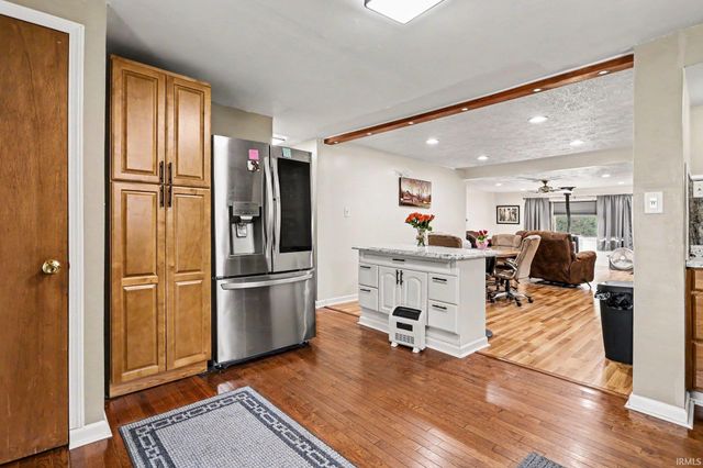 51837 Mayflower Road, South Bend, IN 46628