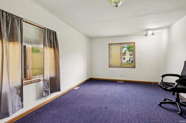 51837 Mayflower Road, South Bend, IN 46628