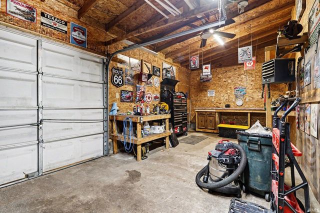 51837 Mayflower Road, South Bend, IN 46628