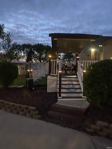 51837 Mayflower Road, South Bend, IN 46628
